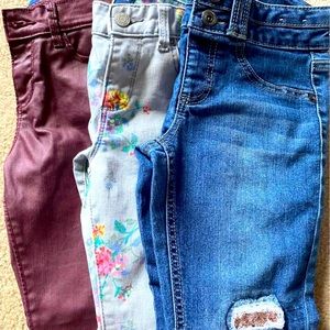 3 pairs of Youth girls jeans👖 “Lot”
Size 10